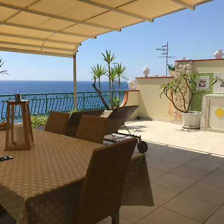 아파트 Attico Delle Pomelie